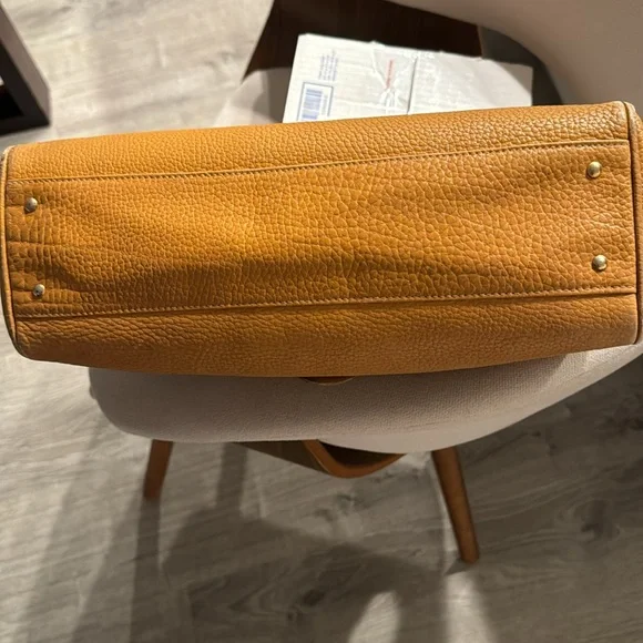 🌺👜 SALE‼️ ❤️‍🔥VERY VINTAGE AND RARE CELINE LEATHER BAG. 👜👜👜❤️‍🔥 - Picture 4 of 14